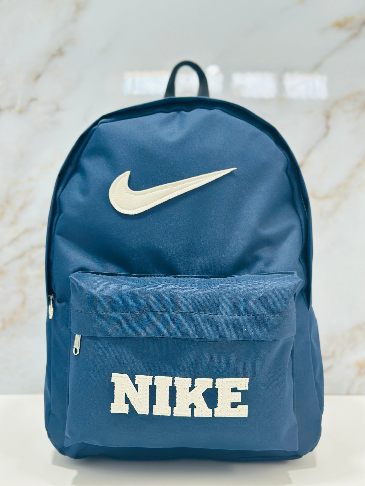 Stylish Back-to-School Backpack: Perfect for the New School Year (Clone)